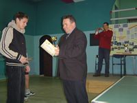 Grzegorz Woniak odbiera nagrod za II miejsca