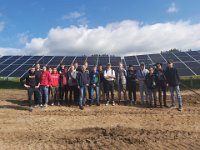 Elektrycy na placu budowy farmy fotowoltaicznej 3 MW w Przygórzu